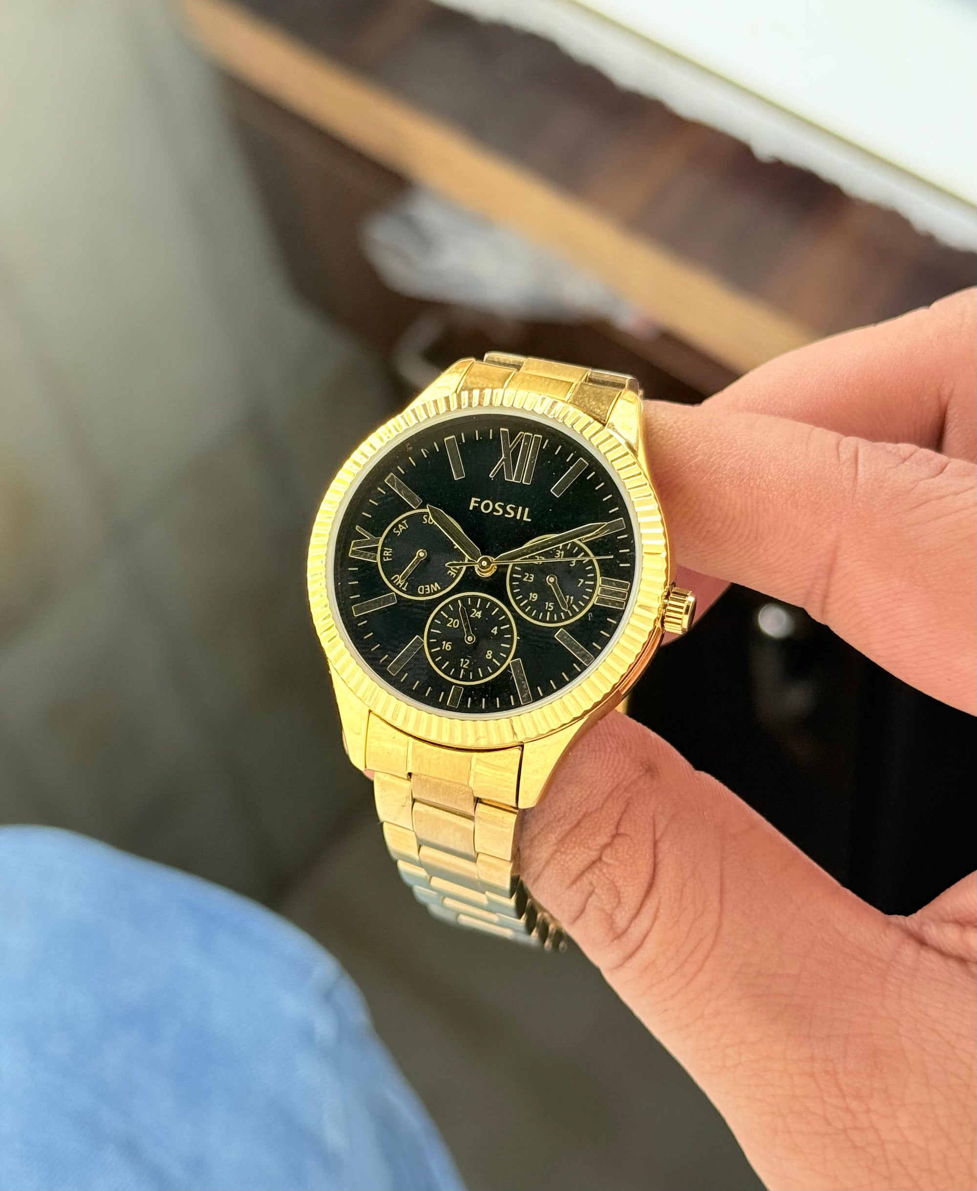 Premium Gold Finish Luxury Look Watch